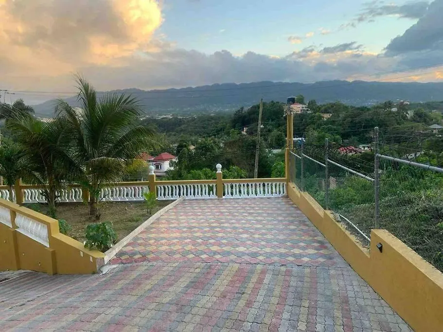 Villa Hill Top View à Montego Bay Hébergement de vacances